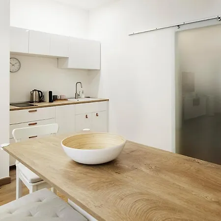 Apartment 77 In Centro Citta By Holiday Solutions Como